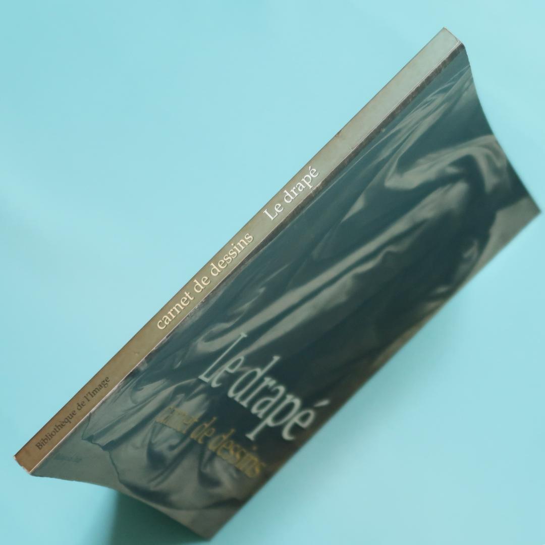 4月限定特価！ 洋書　Le drapé　carnet de dessins
