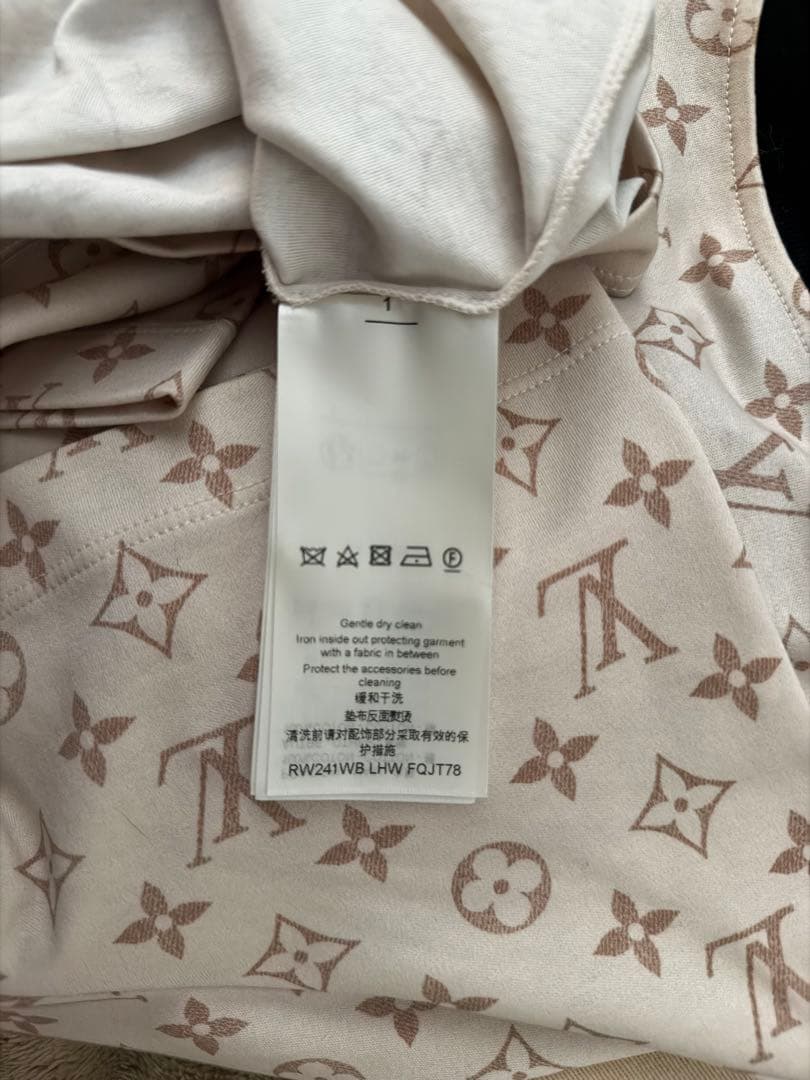 LOUIS VUITTON モノグラムTシャツ