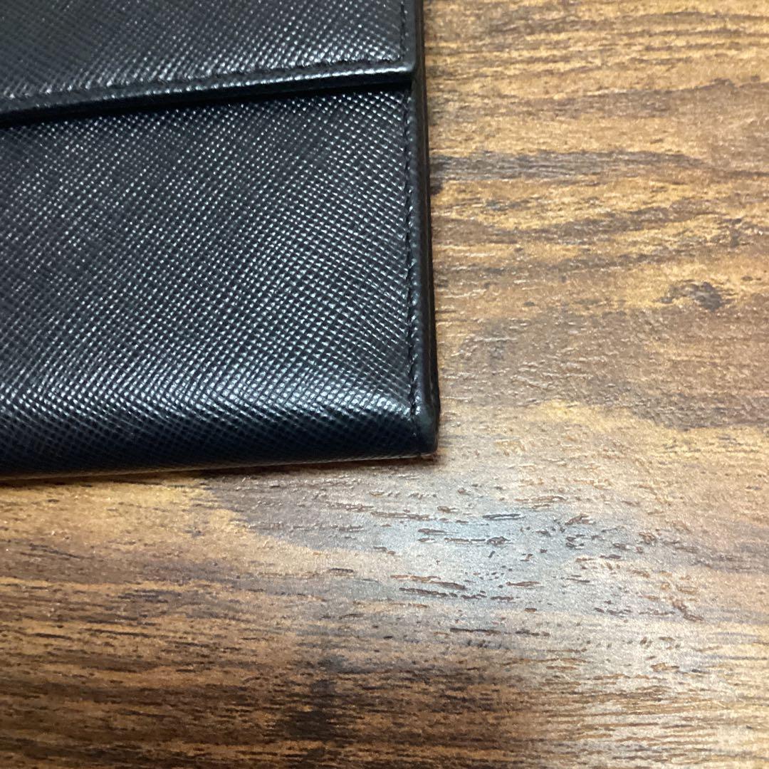 極美品 プラダ 三つ折り財布 三角ロゴ サフィアーノレザー ユニセックス 黒