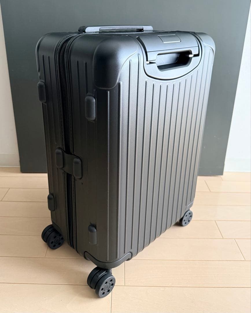 【超美品】RIMOWA リモワ エッセンシャル キャビン ブラック
