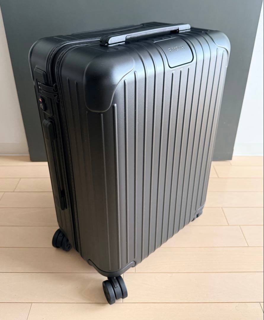 【超美品】RIMOWA リモワ エッセンシャル キャビン ブラック