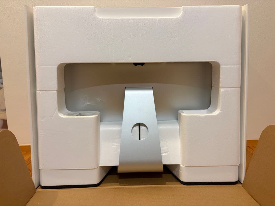 iMac 21.5インチ 4K Core i5 / 8GB / 1TB