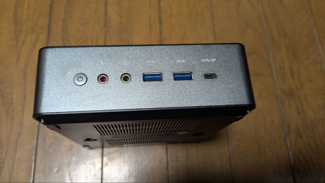 MINISFORUM ミニPC 本体と付属品