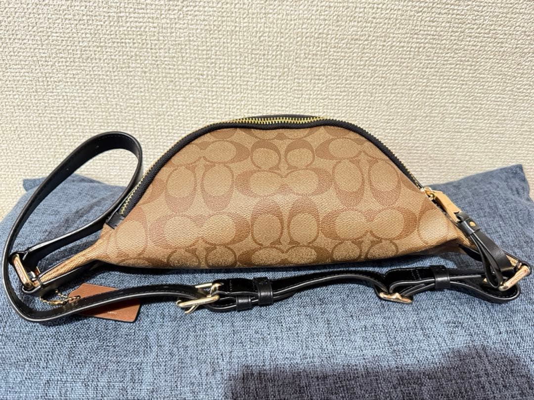 【新品未使用】COACH パックマンコラボ　ボディバッグ・ウエストポーチ