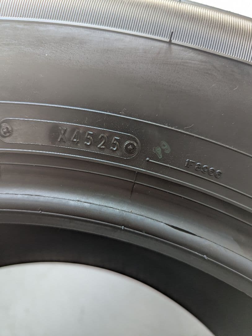 ランドクルーザー250 純正タイヤ　DUNLOP 265/65R18 新車外し