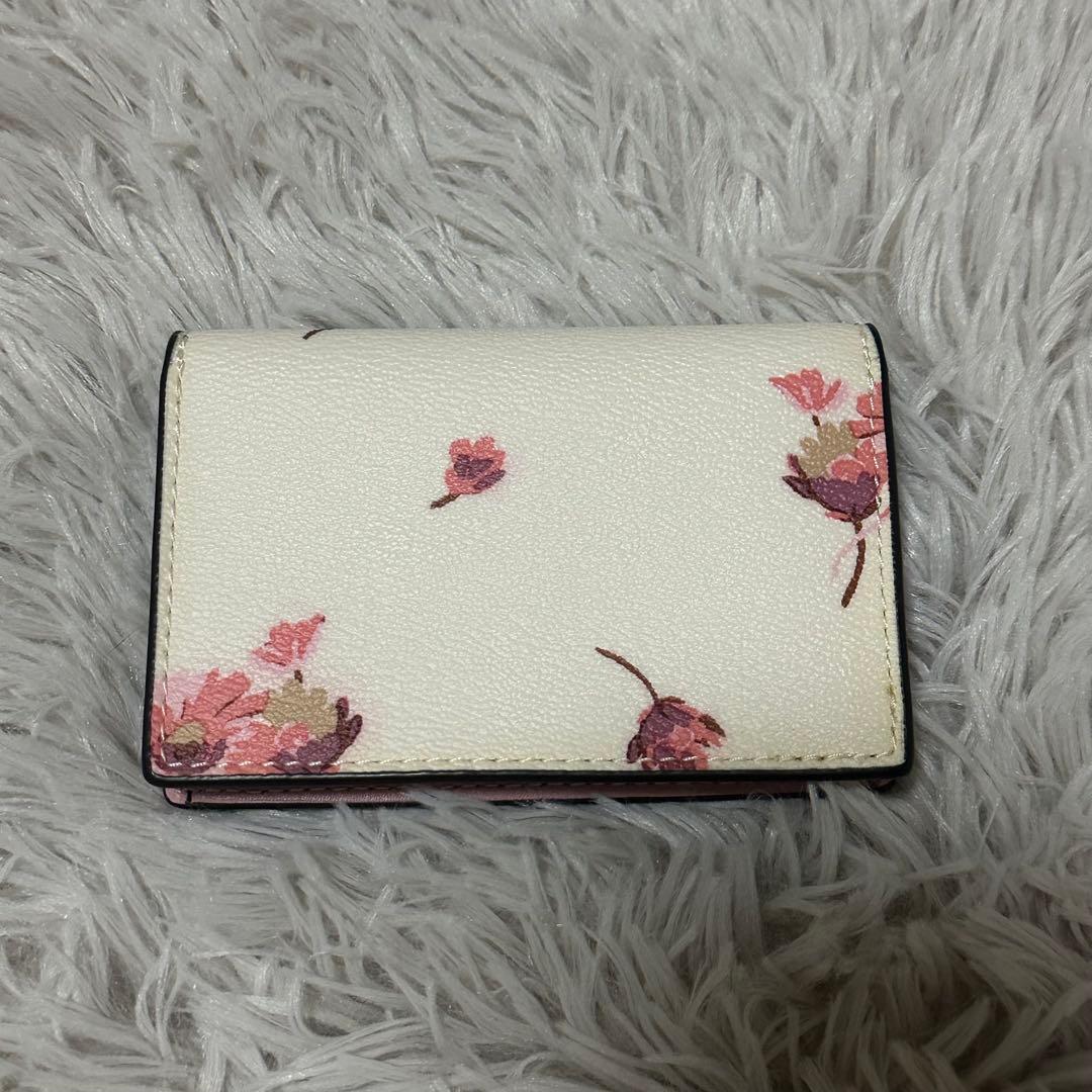 COACH 名刺入れ ホワイト・ピンク花柄