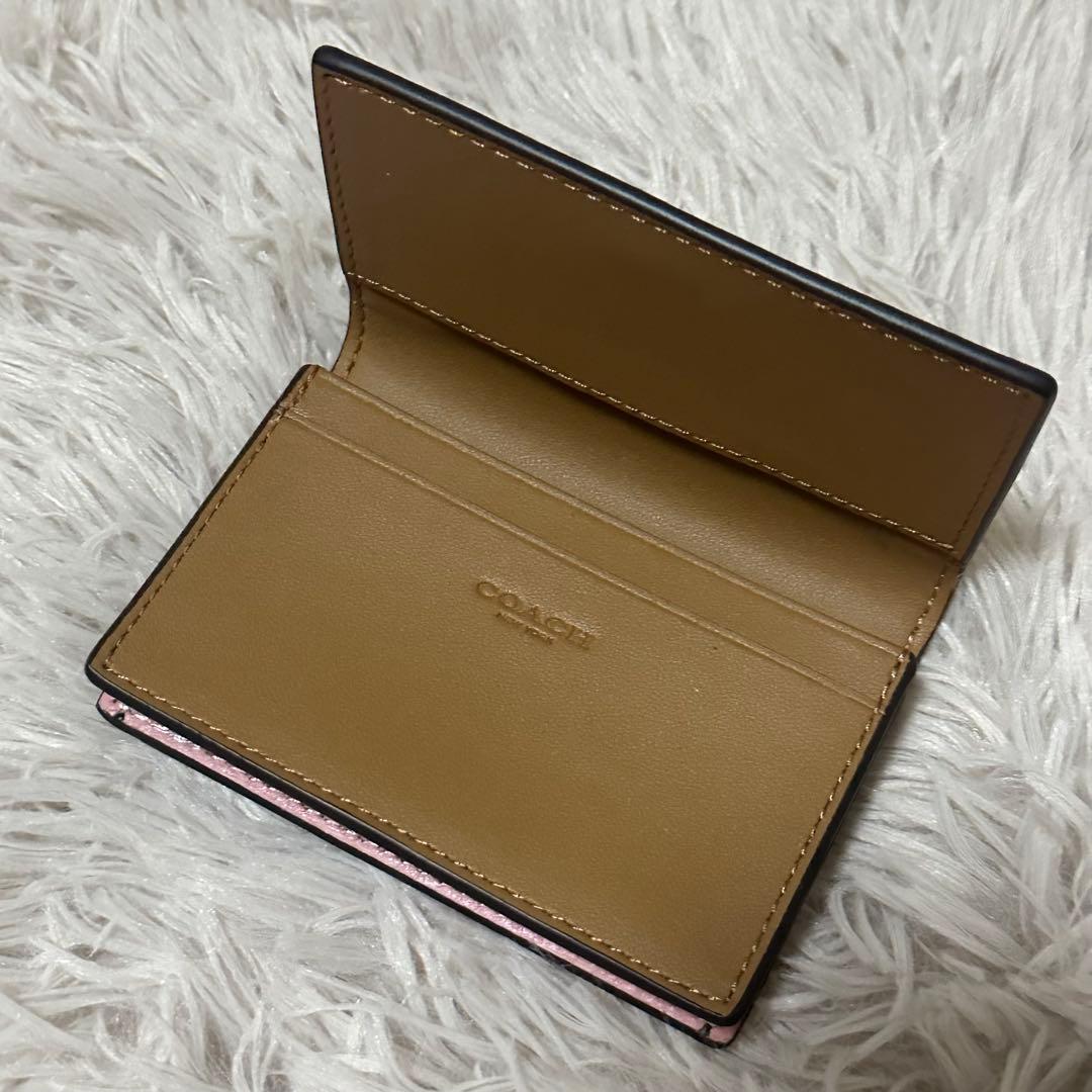 COACH 名刺入れ ホワイト・ピンク花柄