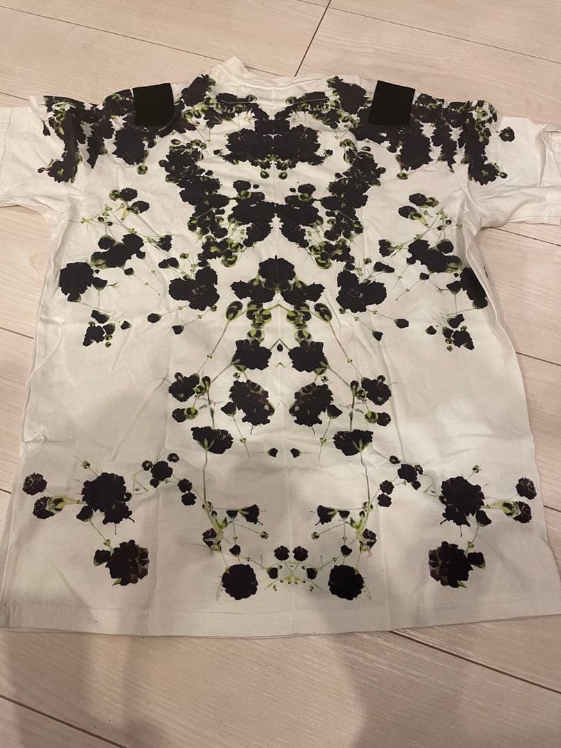 GIVENCHY　ジバンシィ　かすみ草　プリント　Tシャツ リカルドティッシ