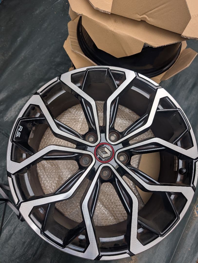 ルノー　メガーヌRS 19インチ 純正ホイール