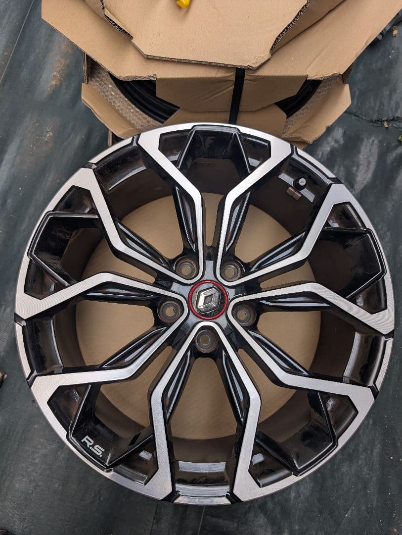 ルノー　メガーヌRS 19インチ 純正ホイール