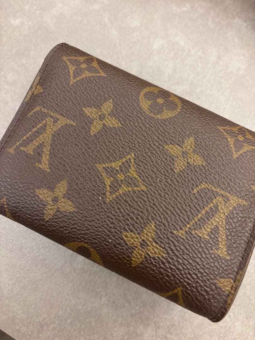 最終値下げ ポルトフォイユ・ヴィクトリーヌ モノグラム 赤
