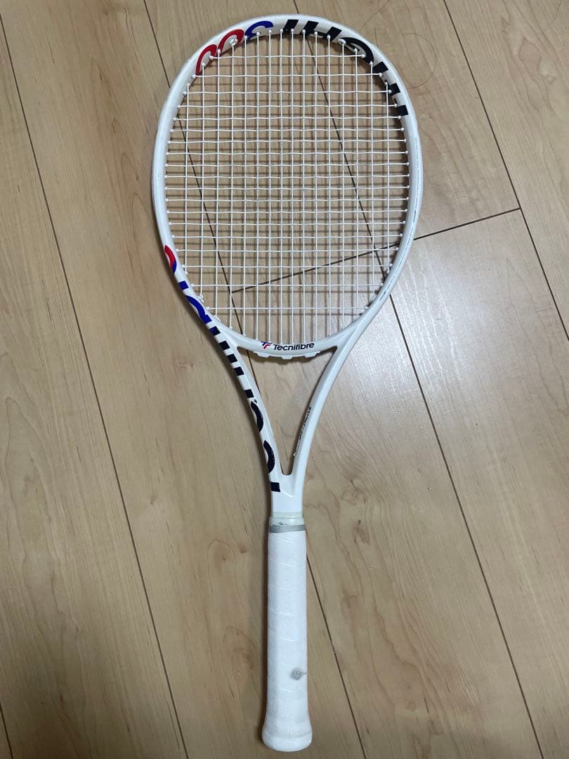 Tecnifibre T-Fight 300 テニスラケット グリップサイズ2