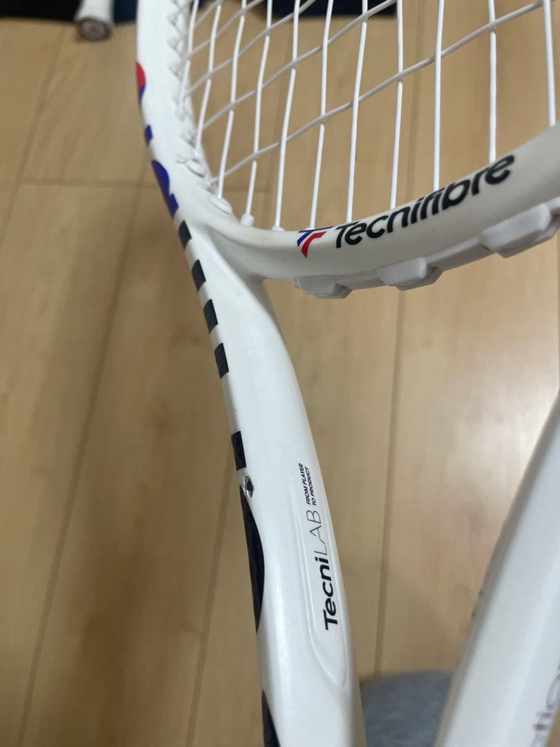 Tecnifibre T-Fight 300 テニスラケット グリップサイズ2