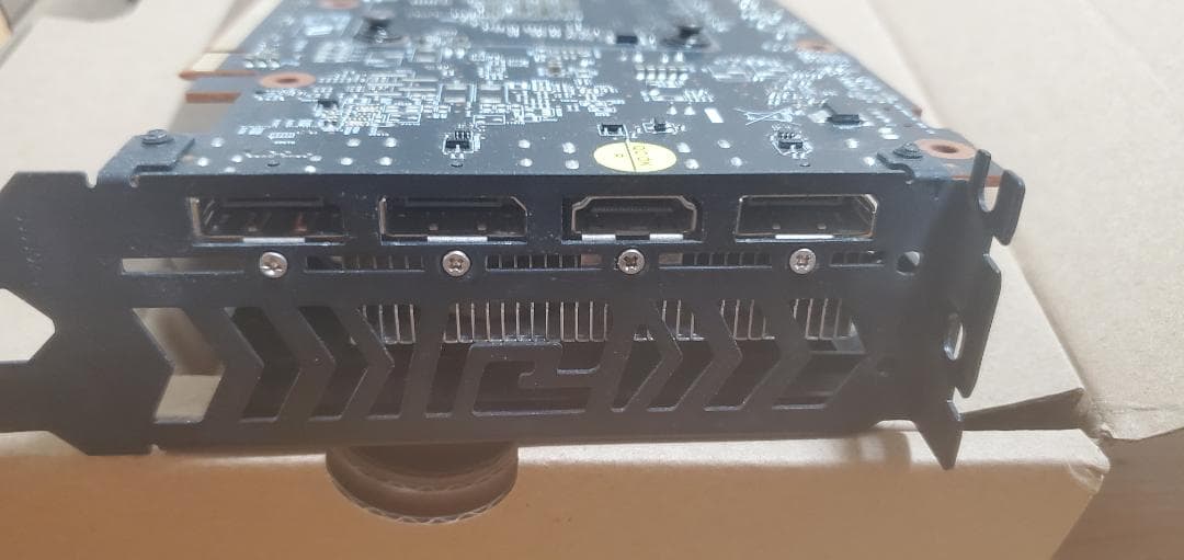 グラフィックボード RX6650XT