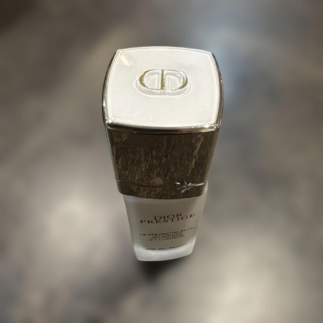 DIOR プレステージホワイトルプロテクター　UVルミエールBB 00 30ml