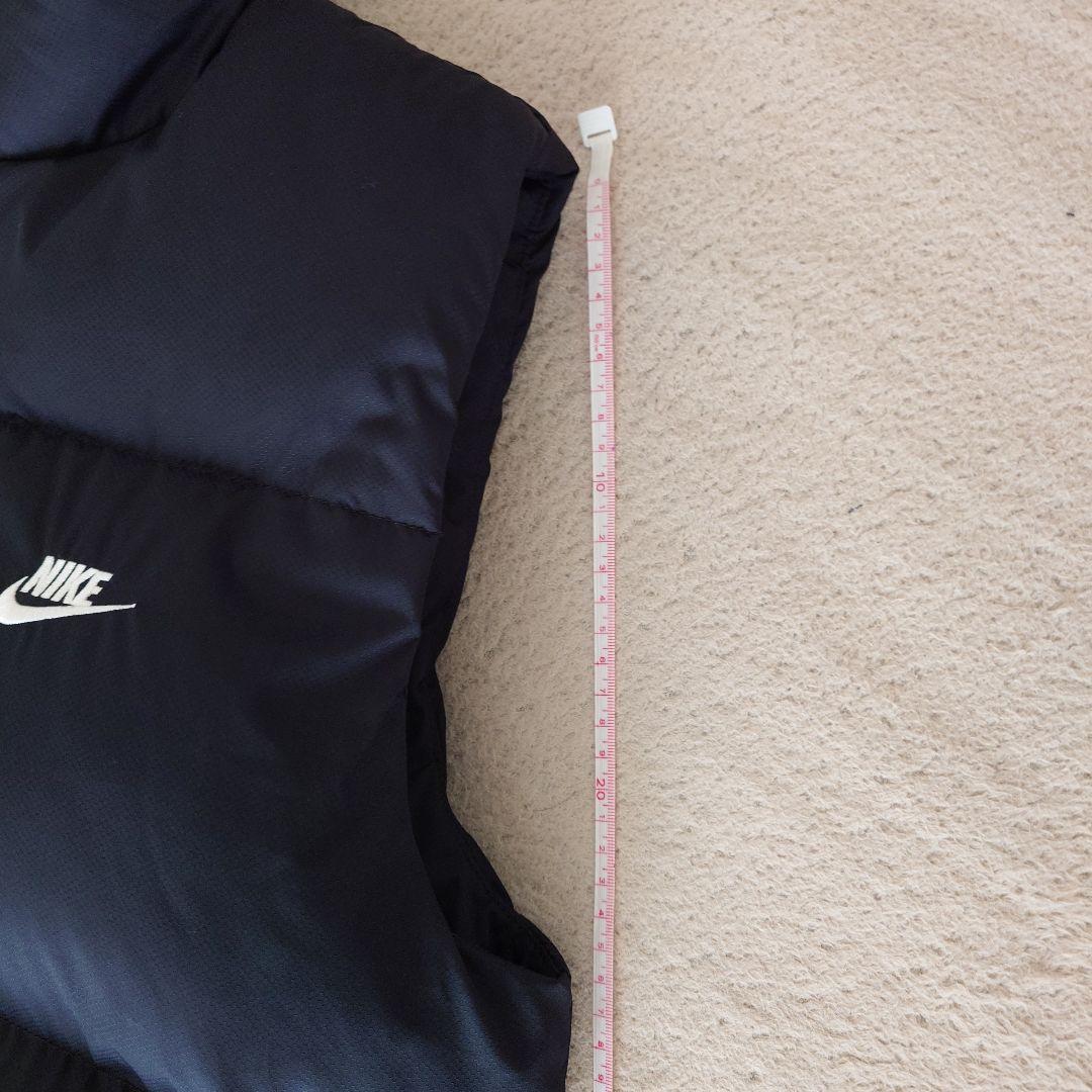 Nike ダウンベスト ブラック Sサイズ（日本Mサイズくらいの大きさ）