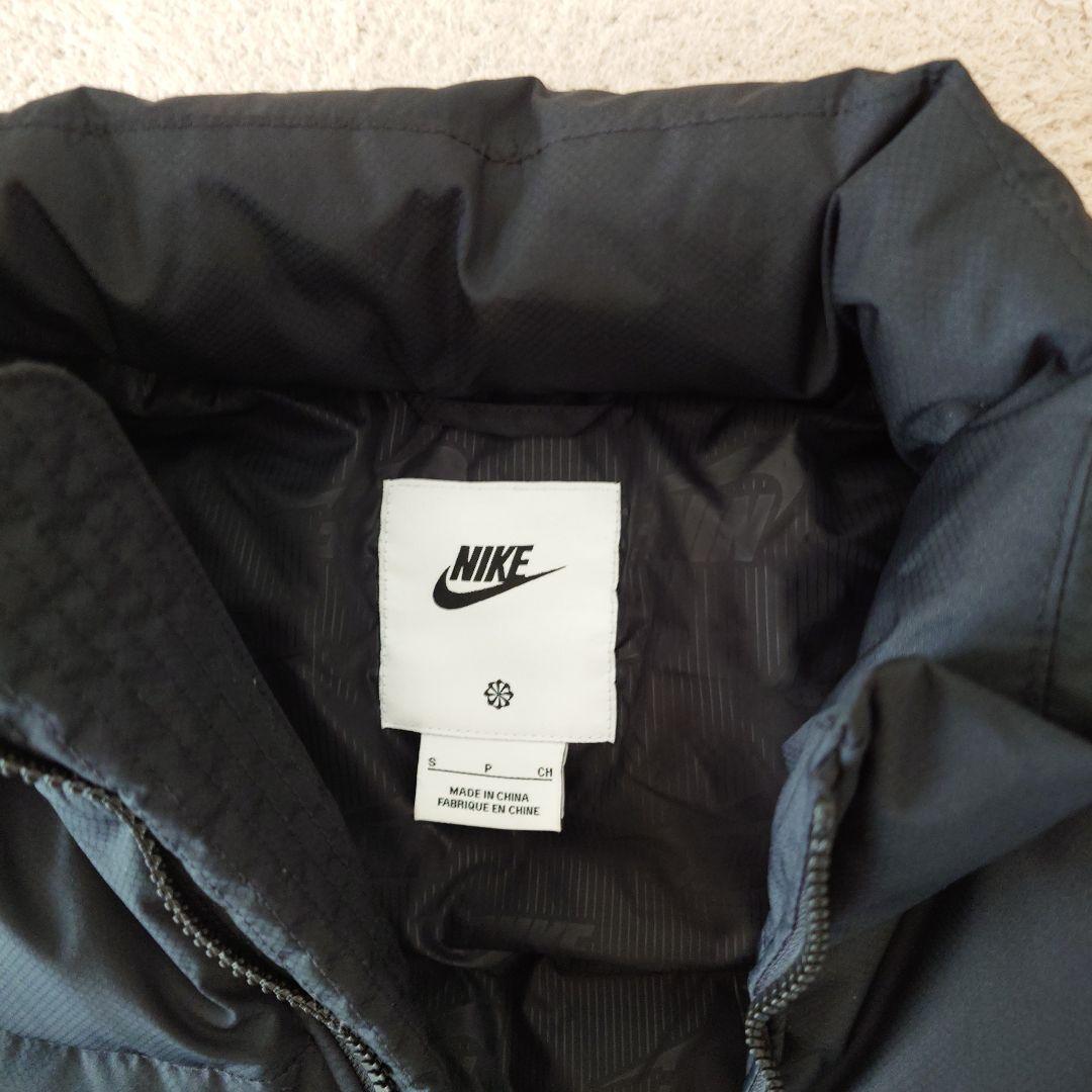 Nike ダウンベスト ブラック Sサイズ（日本Mサイズくらいの大きさ）