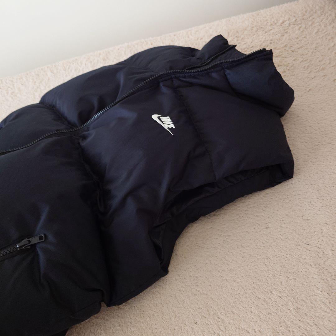 Nike ダウンベスト ブラック Sサイズ（日本Mサイズくらいの大きさ）