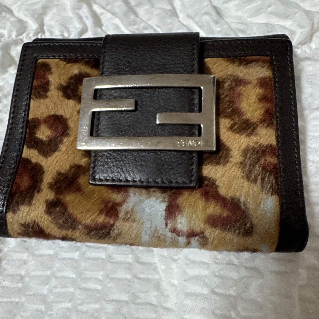 【FENDI】 フェンディ✨ ２つ折り財布 　ハラコヒョウ柄