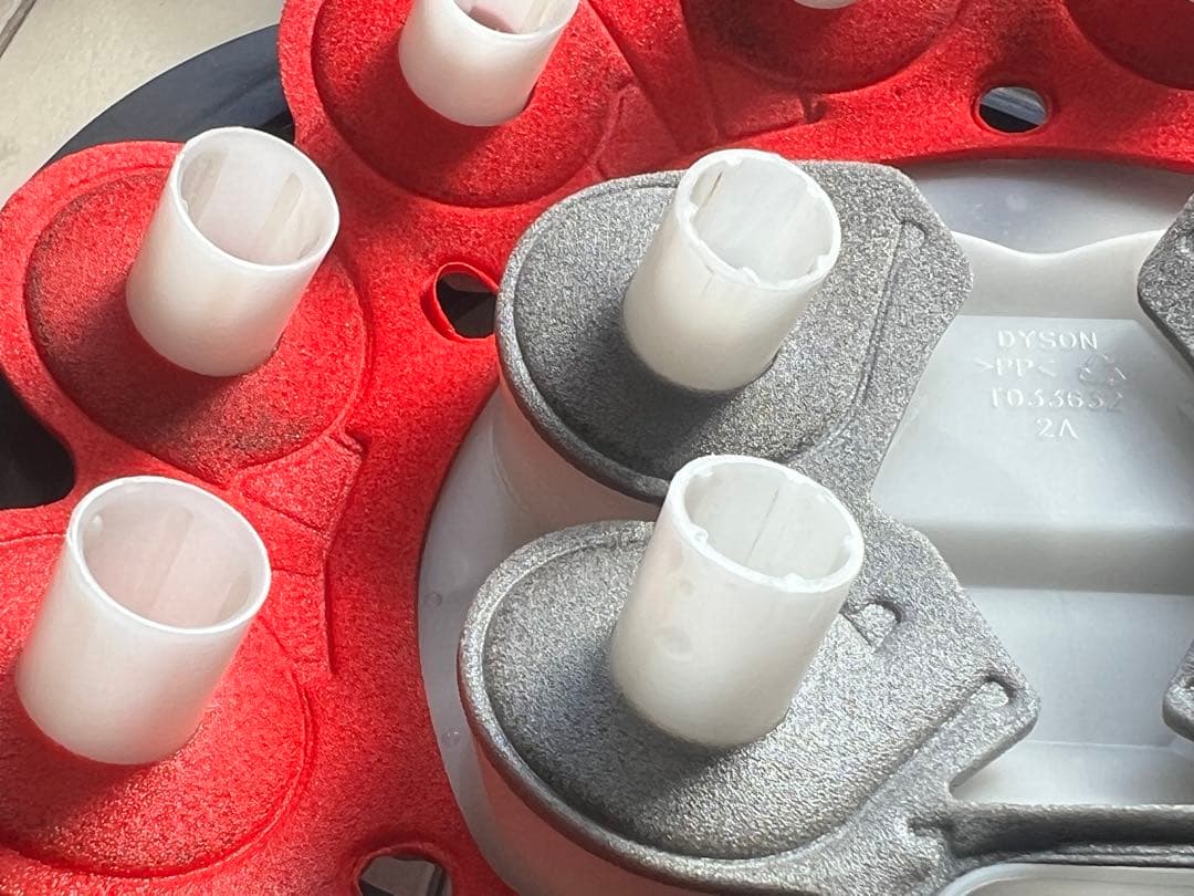 Dyson キャニスター掃除機 SV12完全分解洗浄済み　動作確認済み