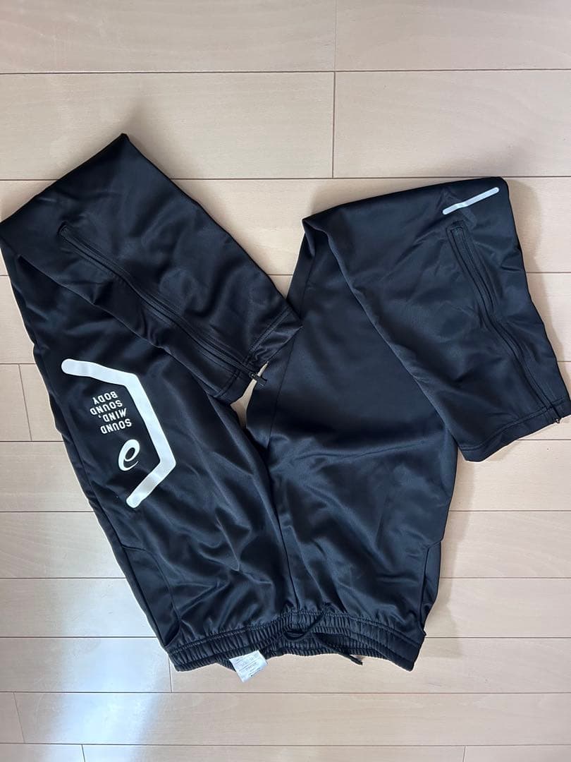 asics ジャージセットアップ