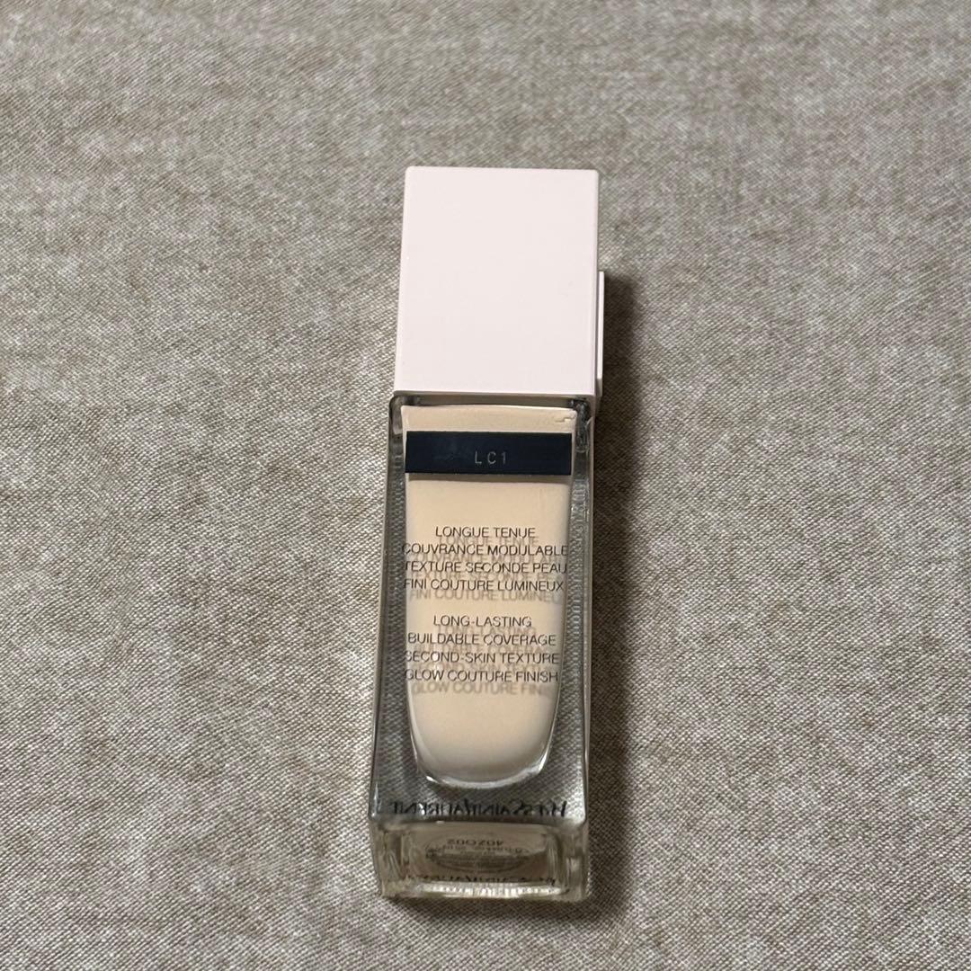 【新品未使用】YSL オールアワーズ リキッド グロウ LC1