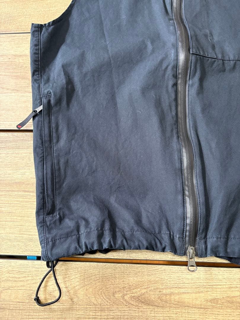 Tilak SALBARD VENTILE SPRING VEST ティラック