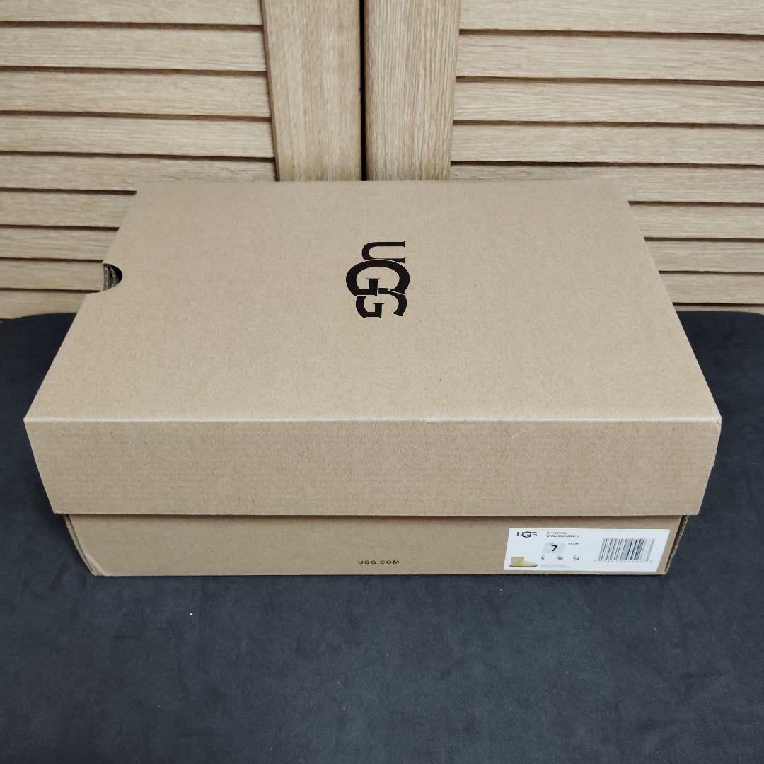 UGG　CLASSIC MIN II　size.24cm　ECLM　アグ