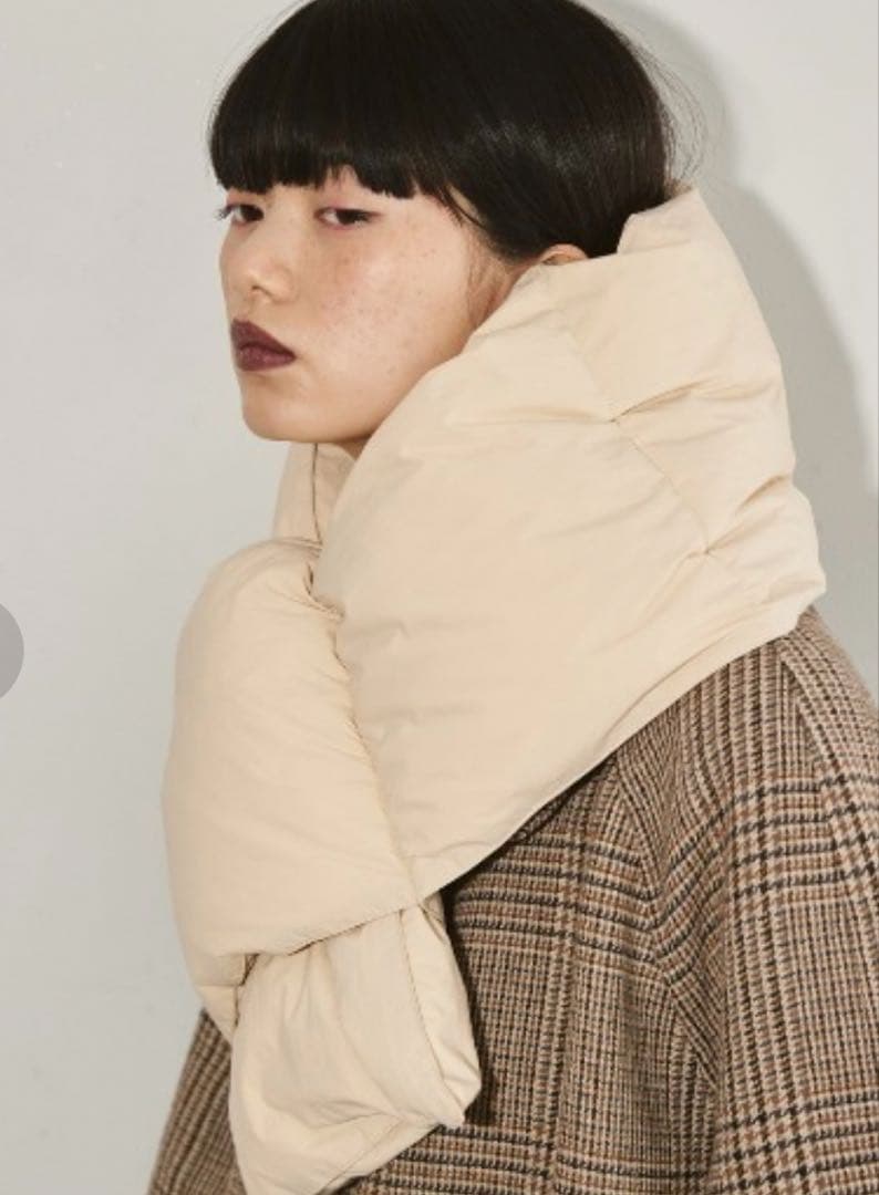 新品　TODAYFUL ダウンタイマフラー　ベ　エクリュ