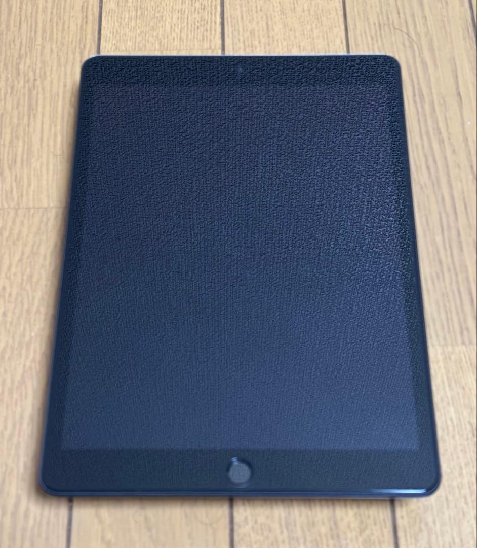 Apple iPad 第8世代　wifiモデル　32GBスペースグレー 本体