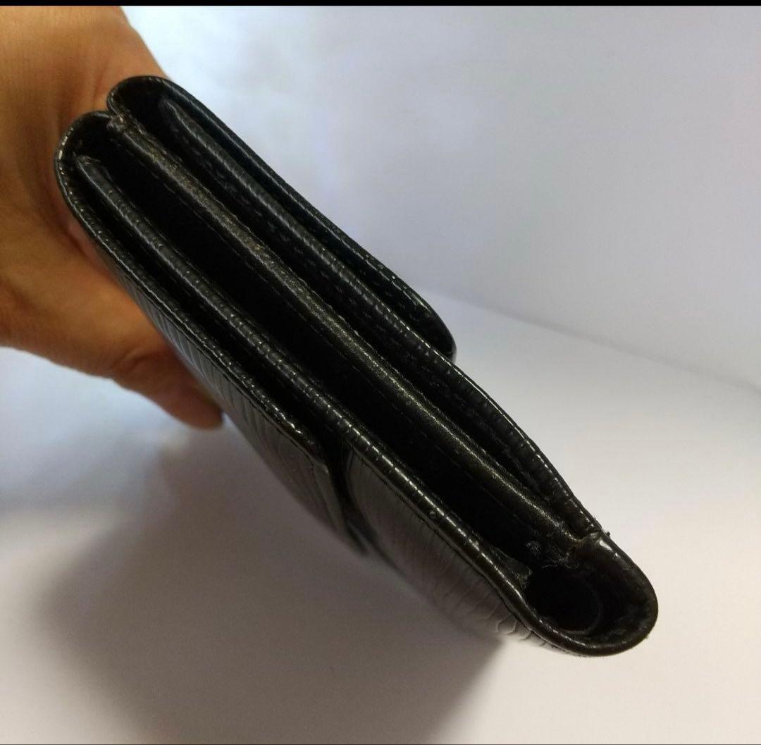 ルイヴィトン　エピ　ポルトモネ・ビエカルトクレディ三つ折り財布　黒