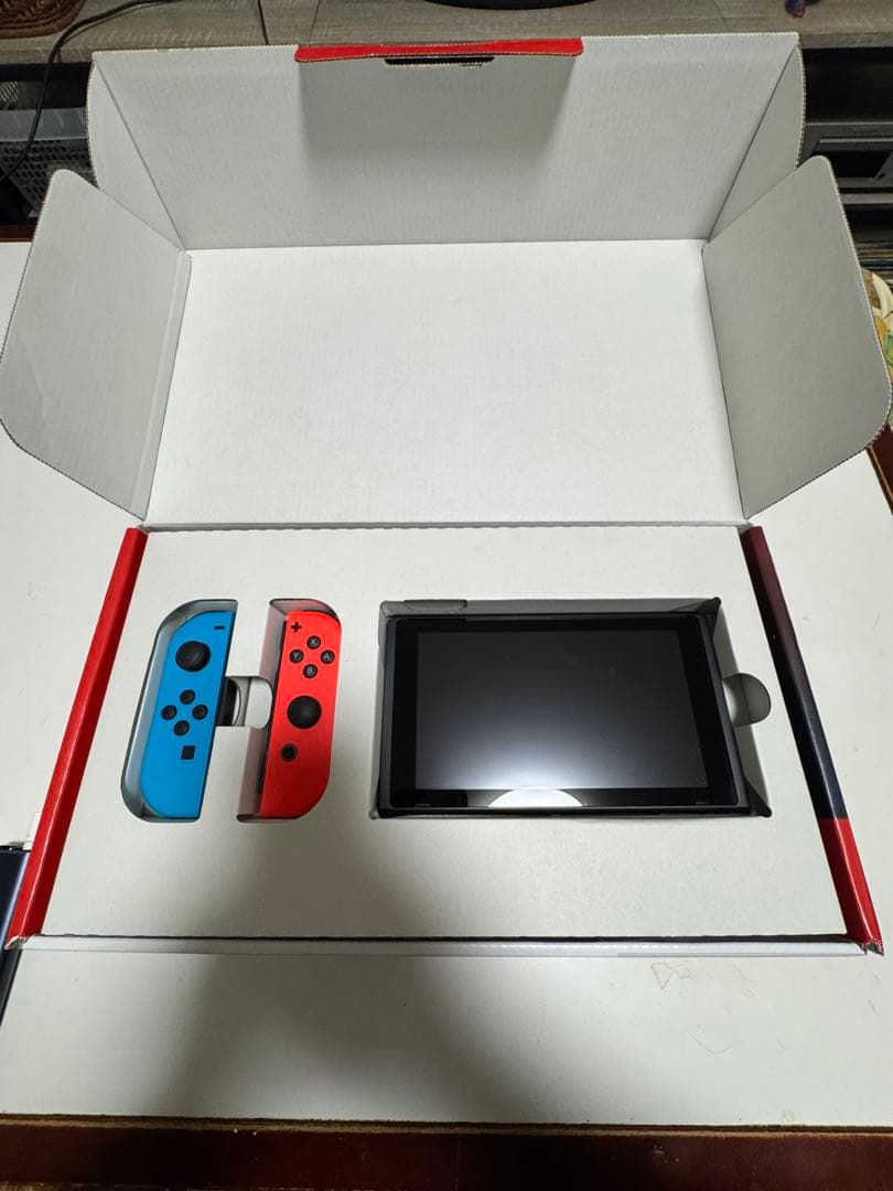 Nintendo Switch 本体 青/赤 ジョイコン