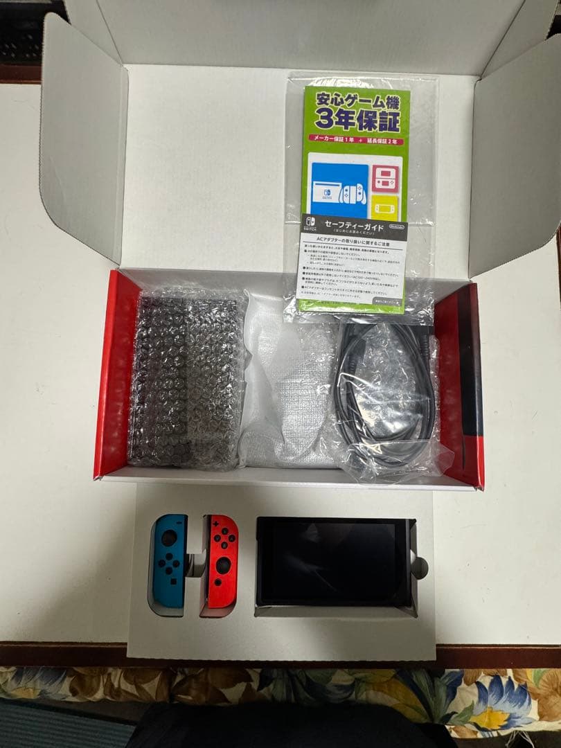 Nintendo Switch 本体 青/赤 ジョイコン