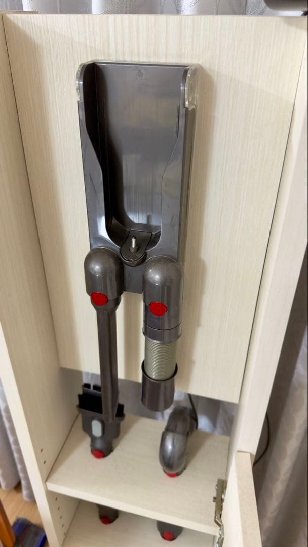 Dyson掃除機、本体 壁掛け収納付き