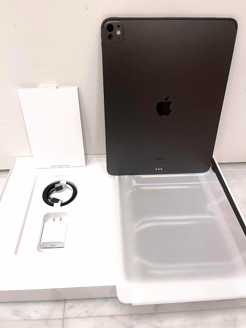 開封済み未使用品 iPad Pro 13インチM4/256GB MVX23J/A
