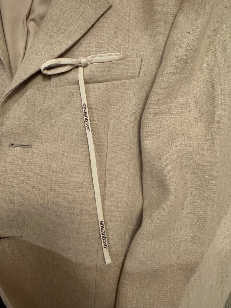 Jacquemus La veste Feijoa テーラード　BTS テテ着用