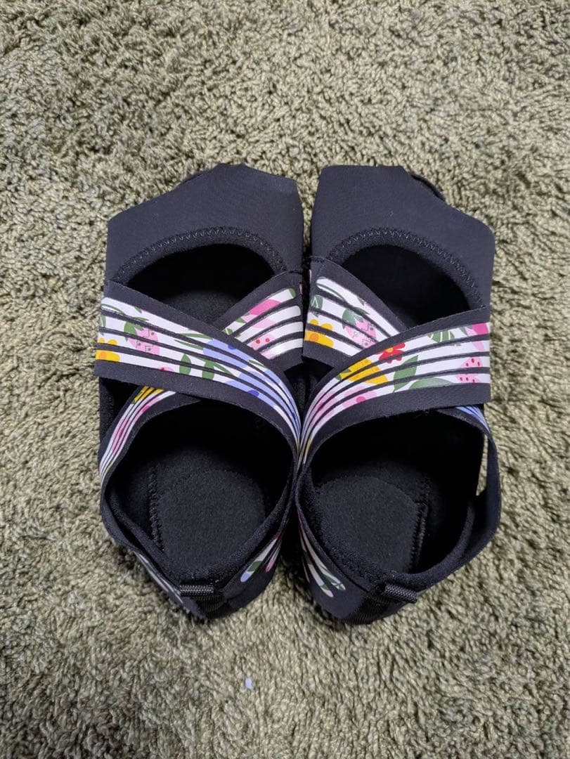 【試し履きのみ】Runway Cure Sole ヨガソックス M ブラック