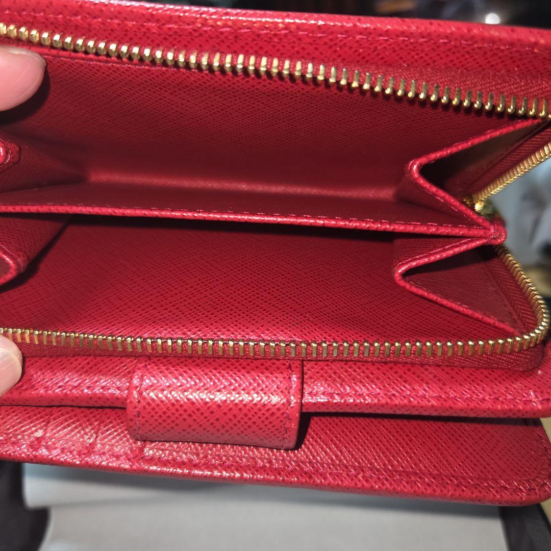 PRADA 赤 レザー 二つ折り財布　サフィアーノ