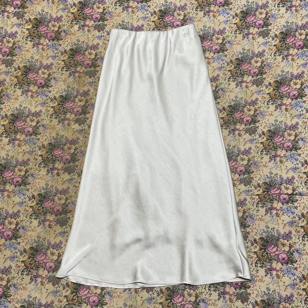 ほぼ新品＊BEAUTY&YOUTH UNITED ARROWSサテンスカートWw