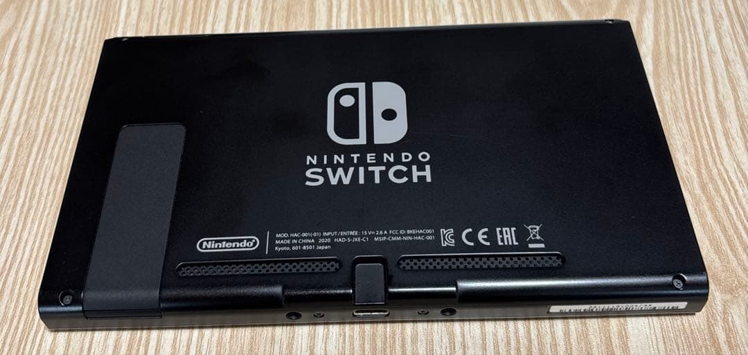 ネ*コ様 Nintendo Switch 本体　付属品付き　（ジャンク）