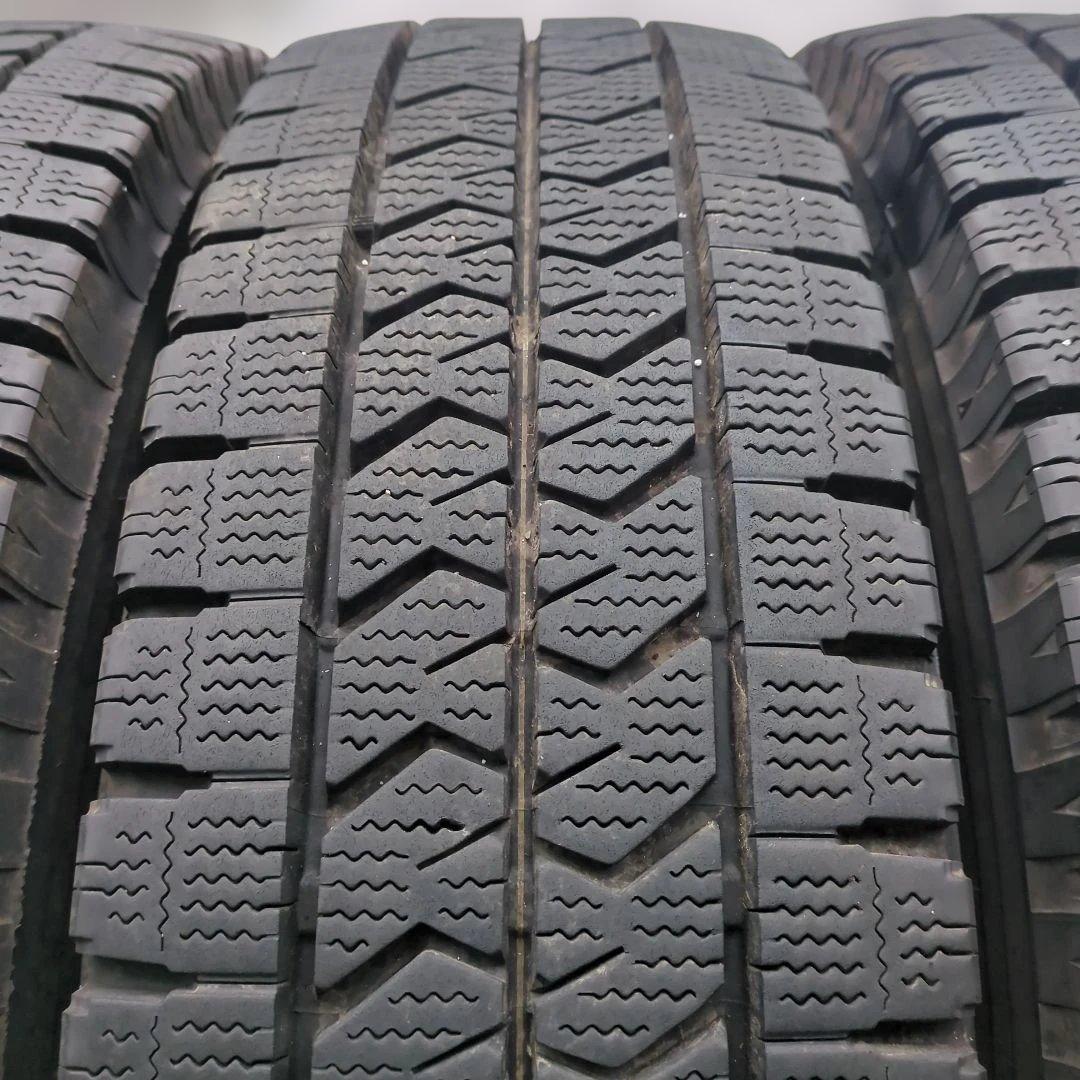 205/85R16LT 117/115N BLIZZAK W989 溝高 4本