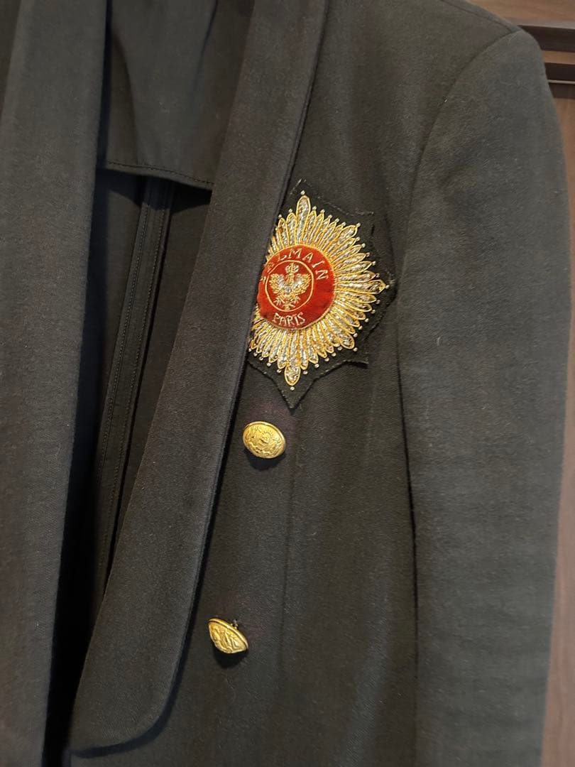 balmain 胸口ゴ　金ボタン　テーラードジャケット　44
