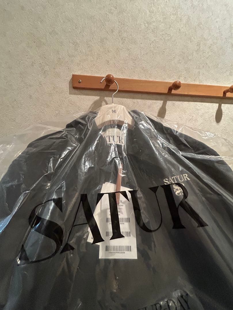 SATUR ブラック ジャンパー（スエード）
