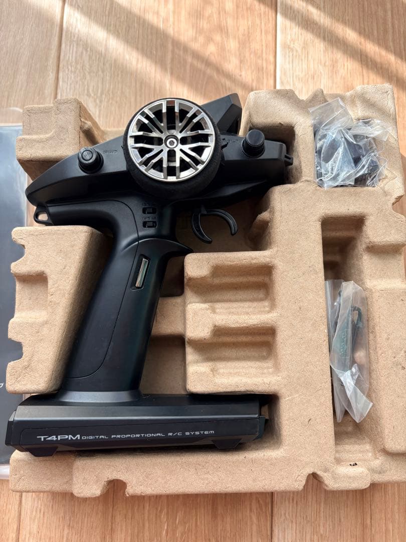 Futaba T4PM PLUS アンテナ内蔵式受信機2台付き