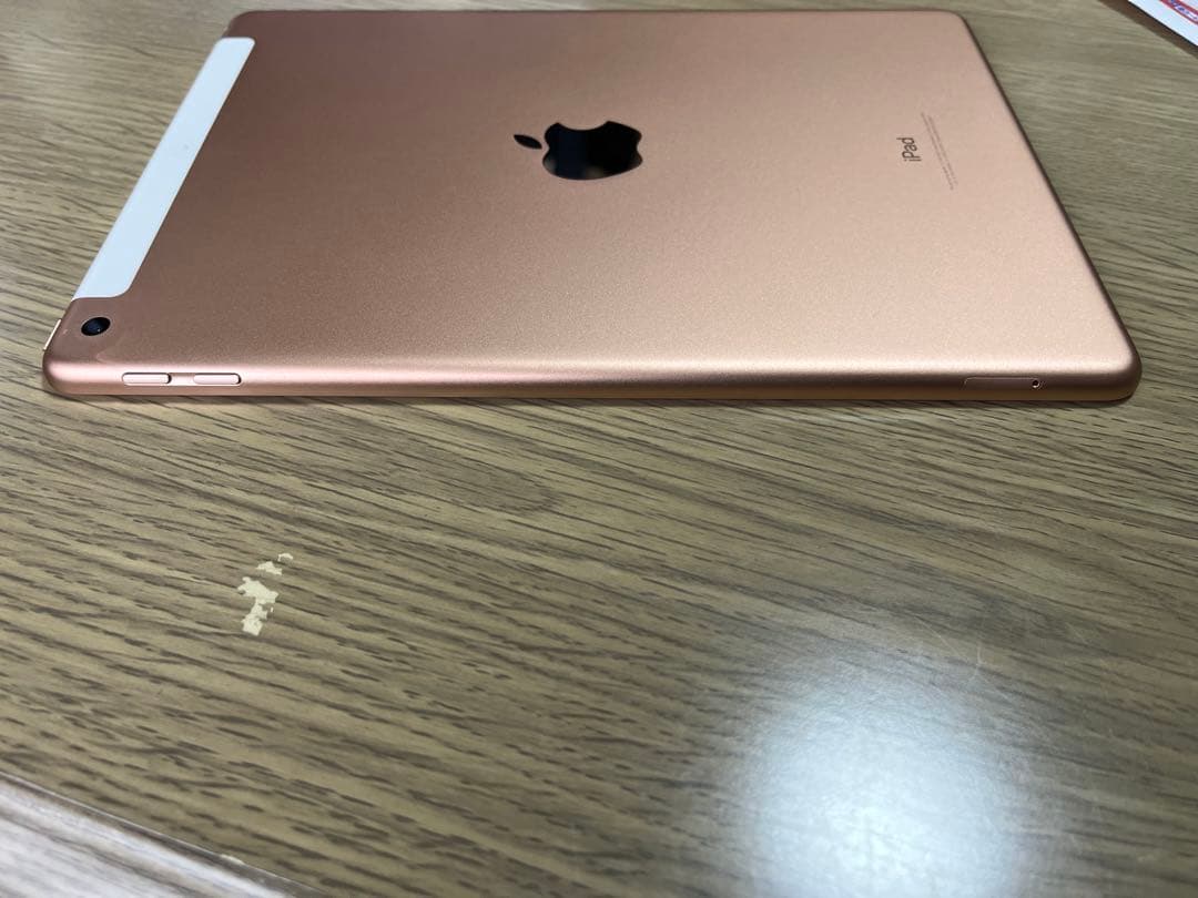 iPad 第6世代 Wi-Fi + Cellular simロック解除済