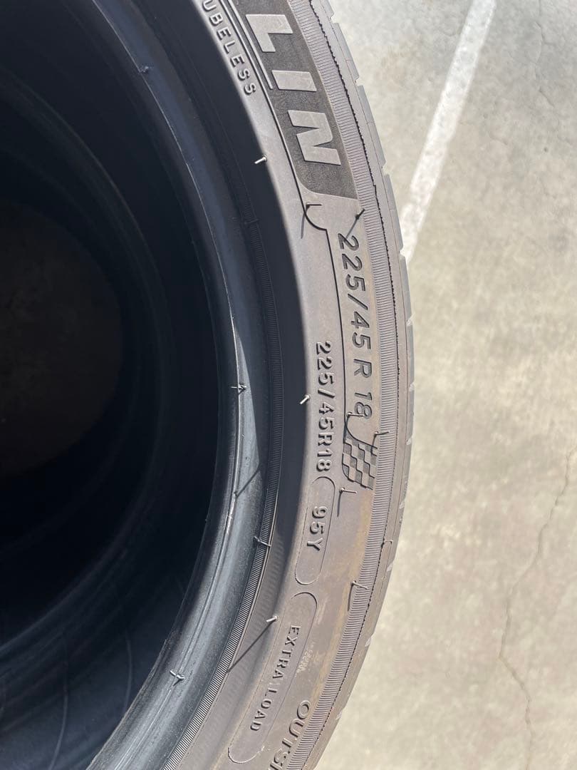 ミシュランPILOT SPORT4 225/45 R18 タイヤ