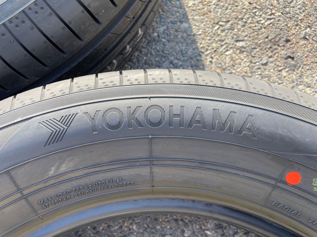えいこん!ヨコハマタイヤ!YOKOHAMA!215/65R17!