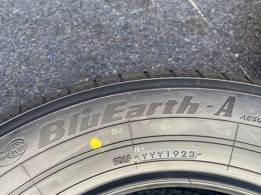 えいこん!ヨコハマタイヤ!YOKOHAMA!215/65R17!