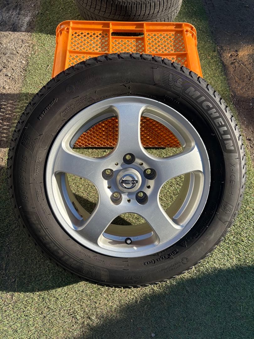 スタッドレス195/65R15セレナC26 C27 日産純正 ミシュラン