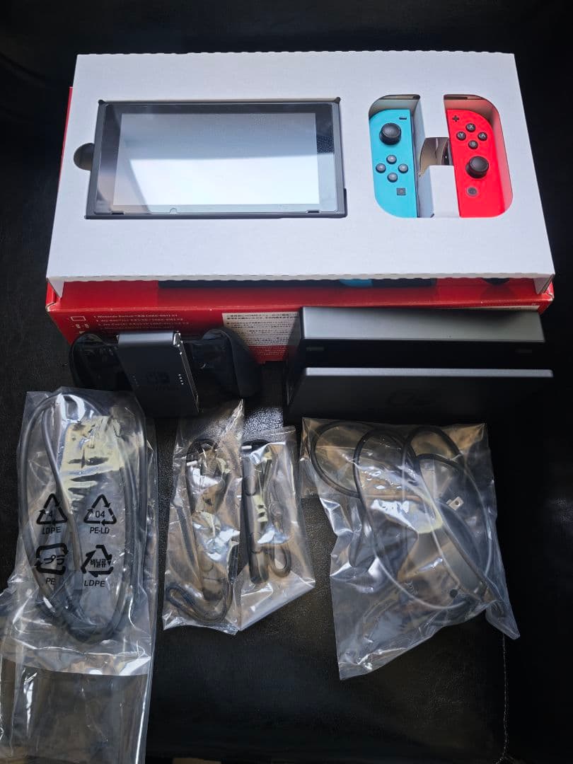 【特典付】Nintendo Switch 　新モデル　バッテリー強化版